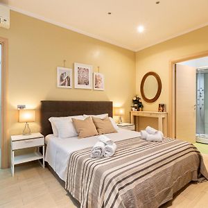 Camera grande con letto king size